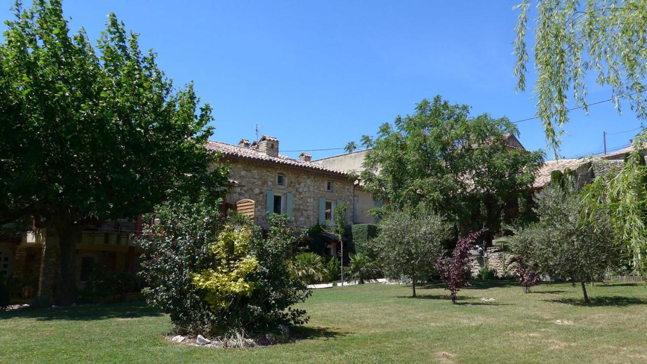 Gites Au Chateau Des Estubiers Les Granges-Gontardes Exterior foto